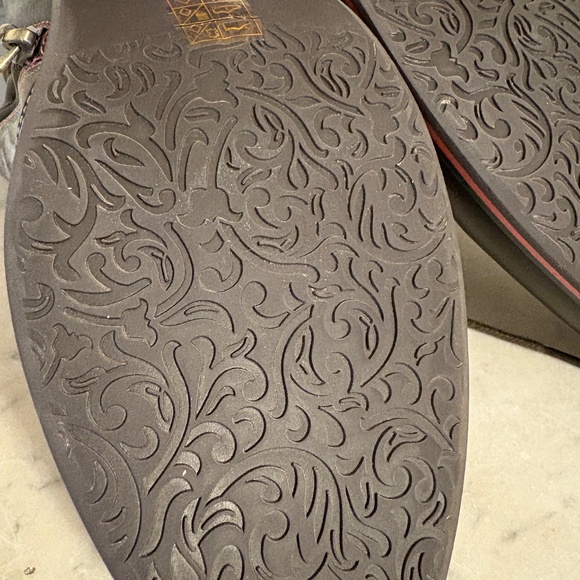 Olive Boot with Purple Floral Pattern - Picture 9 of 10